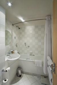 Glasgow Airport Apartments - 10