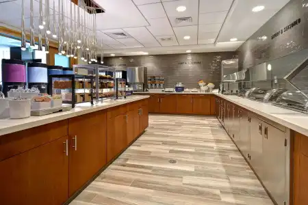 Hampton Inn & Suites Las Vegas Convention Center - No Resort Fee - 23