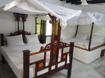 Baraka Aquarium Bungalows - 2