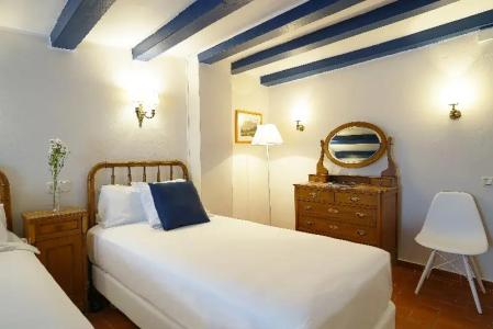 Medium Romantic - 47