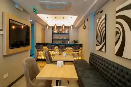 Alesta Midtown - 10