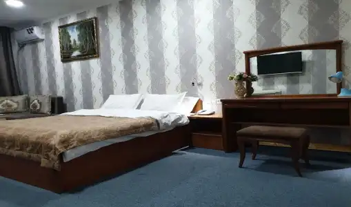 Kamilla - 33