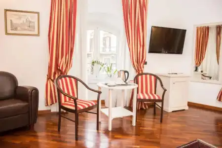 Inn Rome Rooms & Suites - 33