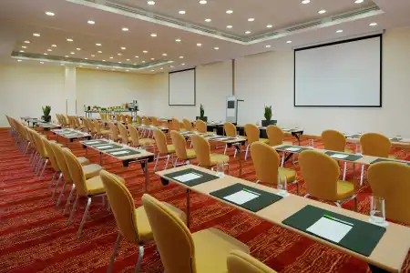 Courtyard by Marriott Budapest City Center - 13