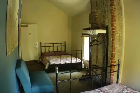 HI Sacramento Hostel - 4