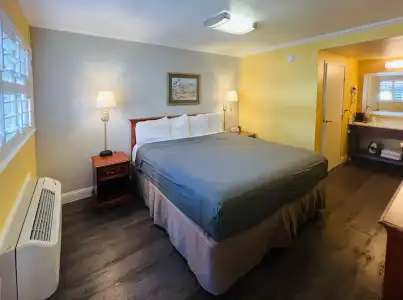 Van Ness Inn - 16