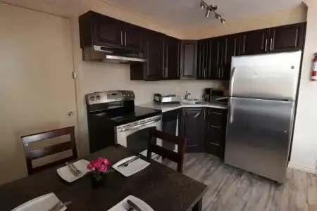 Divya Sutra Suites on Robson Downtown Vancouver - 70