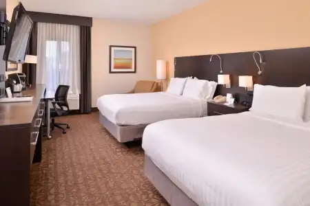Holiday Inn Express & Suites Topeka West I-70 Wanamaker by IHG - 15