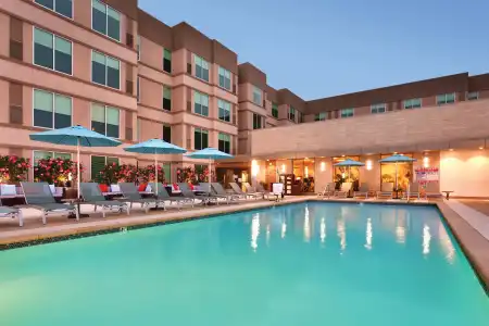 Hyatt House at Anaheim Resort/Convention Center - 20