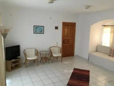 Omar & Suites - 4