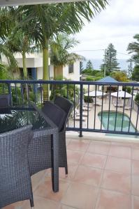 Beachside Holiday Apartments - 40