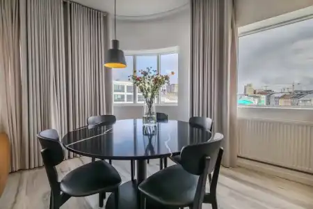 Hlemmur Suites - 85