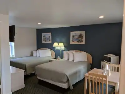 Crystal Sands Motel - 17