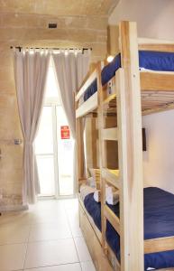 Two Pillows Boutique Hostel - 34