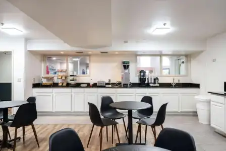 Baymont by Wyndham Bellingham - 13
