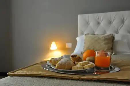 HNN Luxury Suites - 24