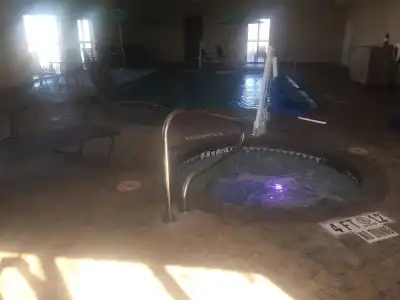 Comfort Suites University - 22