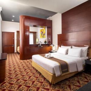 Savoy Homann - 46
