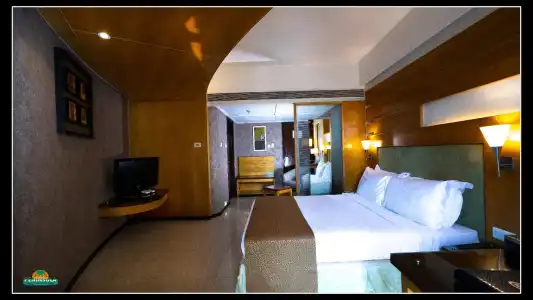 Peninsula Grand - 28