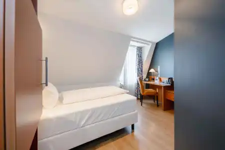PLAZA INN Koln - 51