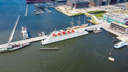 Botel - 24