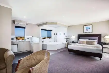 Comfort Inn On Raglan - 31