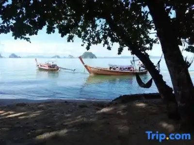 Melina's Beach Front Bungalow - 127
