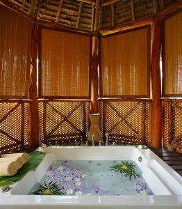 Bluebay Beach Resort & Spa - 18