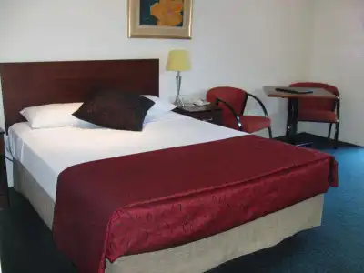 Monte Carlo Motor Inn - 10