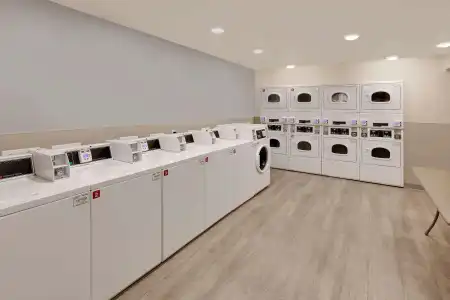 WoodSpring Suites Bakersfield East - 1