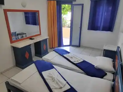 Leonidas Studios & Apartments - 34