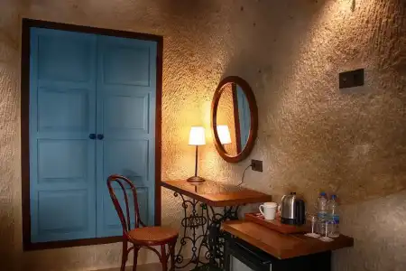 1811 Cave - 27