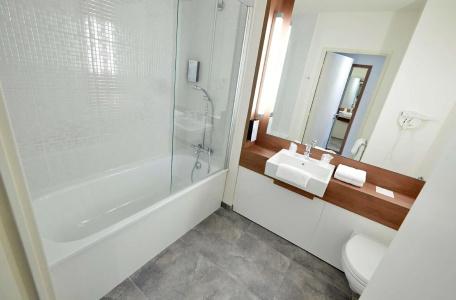 Campanile NATURE - Aix Les Bains - 52