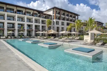 Unique Club at Lopesan Costa Bávaro Resort - 15