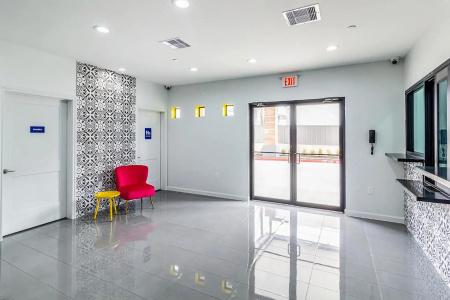 Americas Best Value Inn & Suites Kingwood IAH Airport - 9