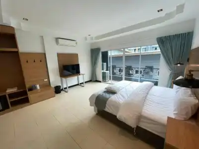 The Base Pattaya Horizon Inn - 3