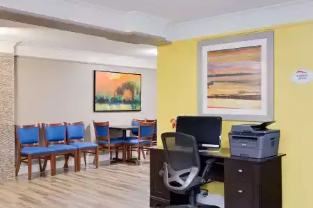 Baymont by Wyndham Jacksonville Orange Park - 10