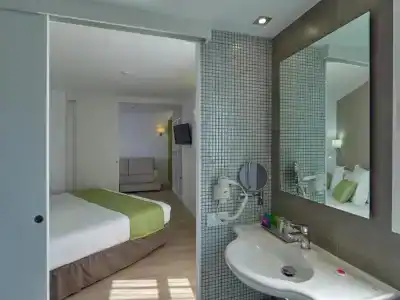 BQ Amfora Beach - Adults Only - 10