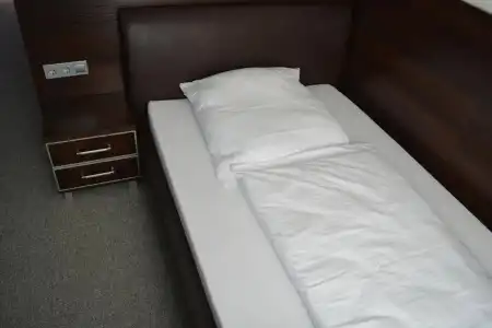 B&D - 2