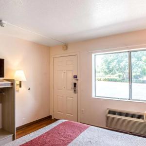 Motel 6 Redding, CA - Central - 21