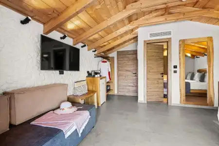 Emily's Luxury Suites - 51