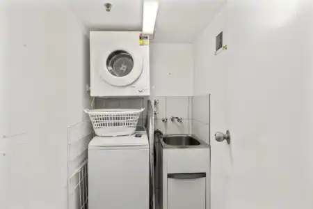 Gemini Court Holiday Apartments - 430