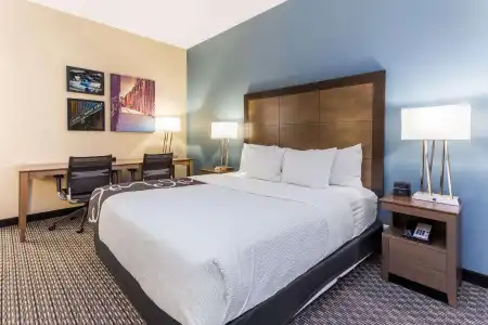 La Quinta Inn & Suites by Wyndham Chicago Downtown - 92