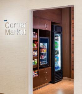 Fairfield Inn & Suites Grand Rapids Airport - 8
