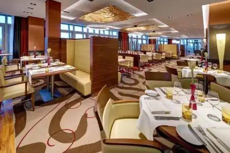 Hilton Frankfurt Airport - 22