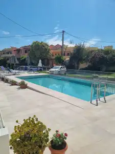 Leonidas Studios & Apartments - 8