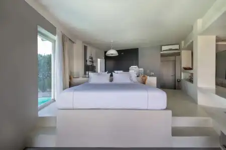West East Suites - 0