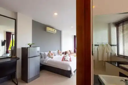 Rossarin Sea View Patong - 62