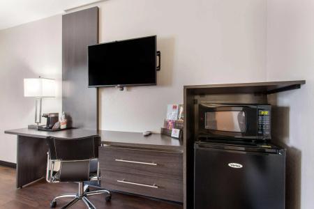 SureStay By Best Western Phoenix Airport - 23