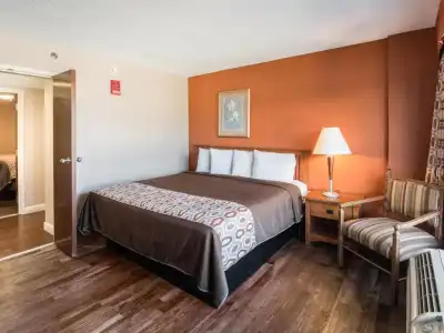 Mountain Vista Inn & Suites - 56